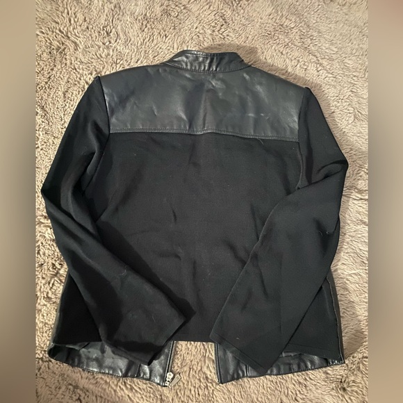 Peter Nygard 100% Leather Vest with Fabric Sleeves - Picture 7 of 8